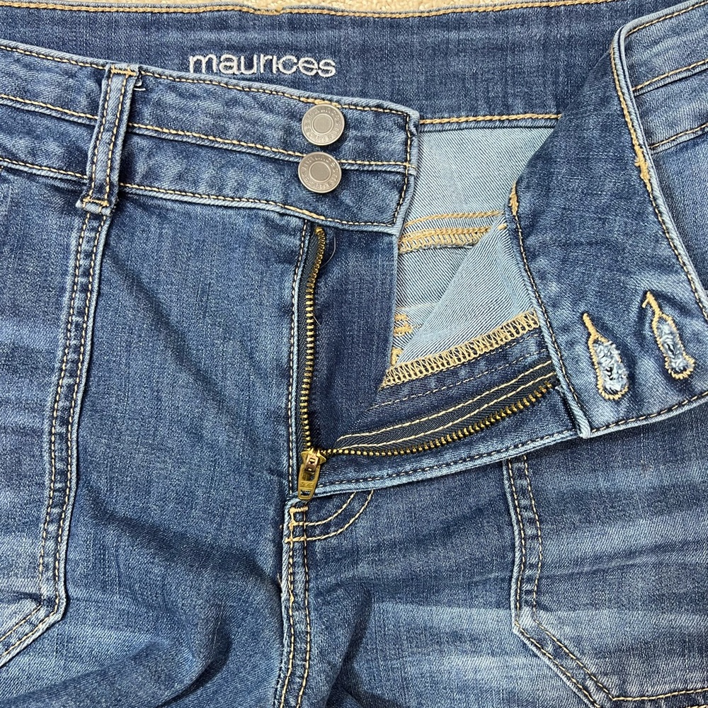 Maurices blue Jean denim shorts women’s Sz.18 - Picture 3 of 7